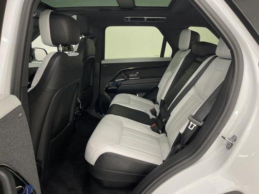 2025 Land Rover Range Rover Sport SE