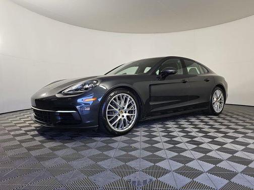 2019 Porsche Panamera RWD