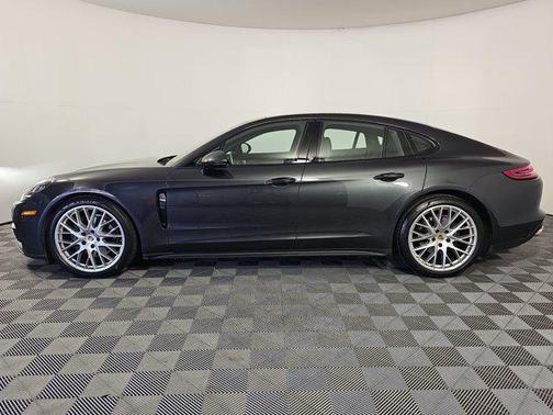 2019 Porsche Panamera RWD