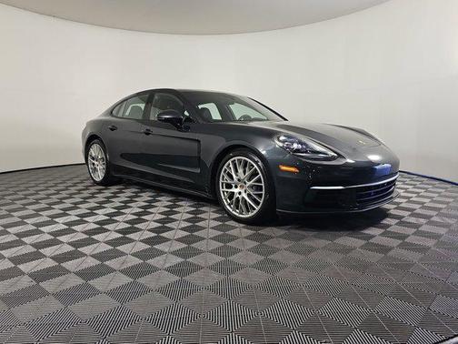 2019 Porsche Panamera RWD