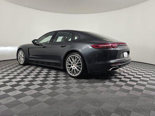 2019 Porsche Panamera RWD