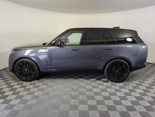 2025 Land Rover Range Rover P400 SE