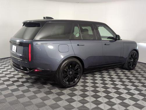 2025 Land Rover Range Rover P400 SE