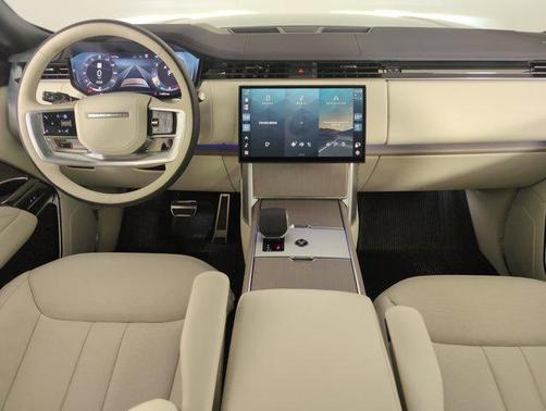 2025 Land Rover Range Rover P400 SE