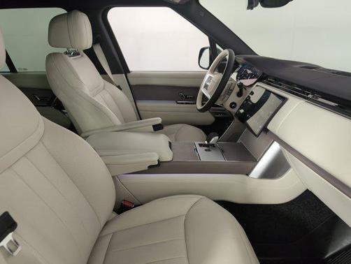 2025 Land Rover Range Rover P400 SE