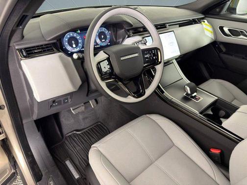 2026 Land Rover Range Rover Velar P250 SE R-Dynamic