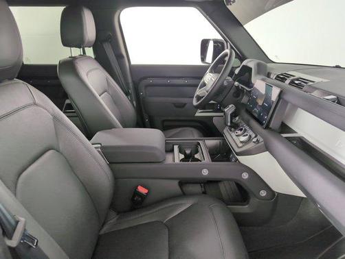 2023 Land Rover Defender 130 SE
