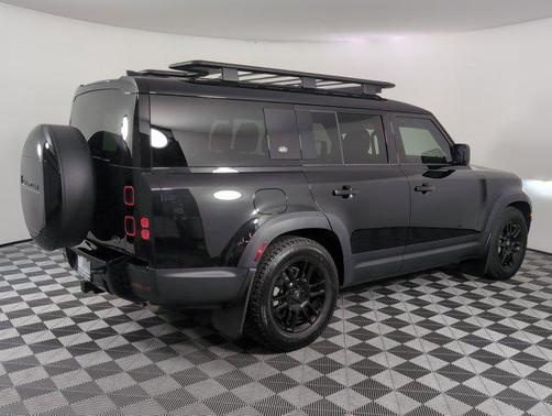 2023 Land Rover Defender 130 SE