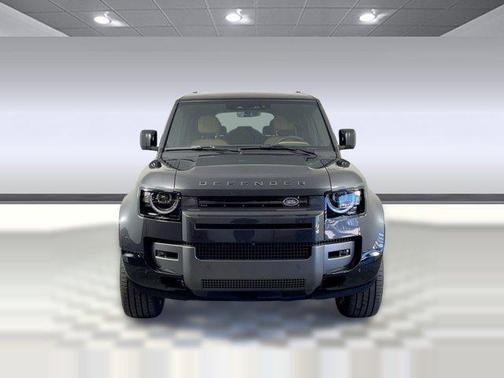 2026 Land Rover Defender V8