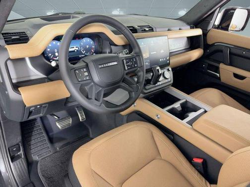 2026 Land Rover Defender V8