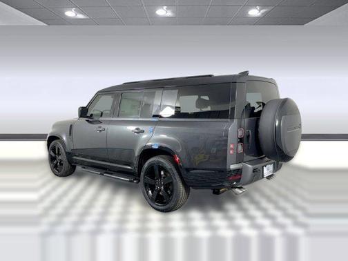 2026 Land Rover Defender V8