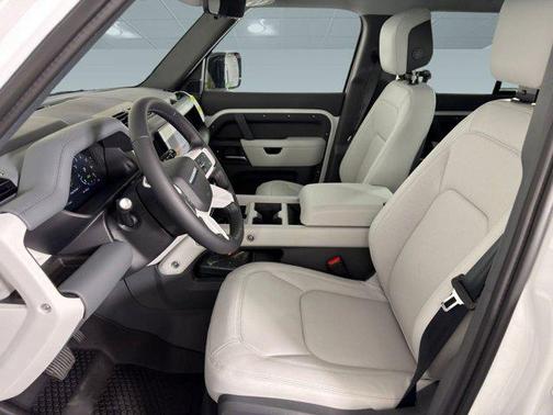 2026 Land Rover Defender P400 X-Dynamic SE