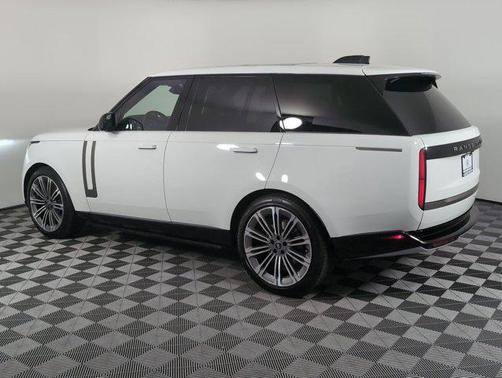 2025 Land Rover Range Rover P400 SE