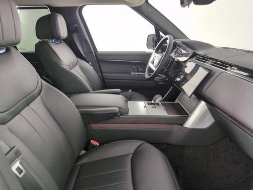 2025 Land Rover Range Rover P400 SE