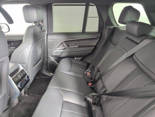 2025 Land Rover Range Rover P530 SE
