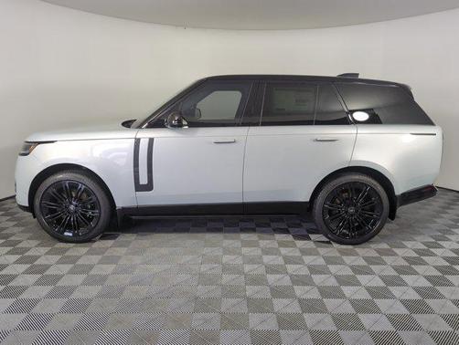 2025 Land Rover Range Rover P530 SE