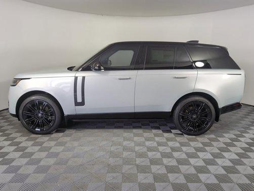 2025 Land Rover Range Rover P530 SE