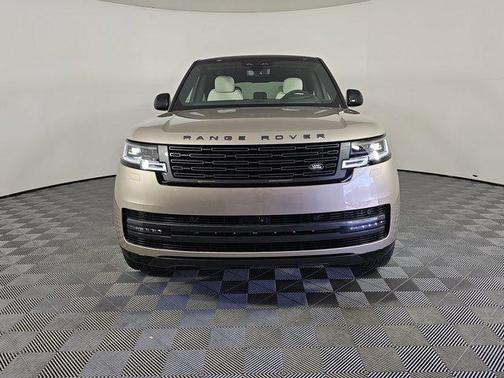 2025 Land Rover Range Rover P400 SE