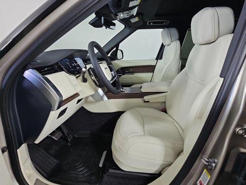 2025 Land Rover Range Rover P400 SE