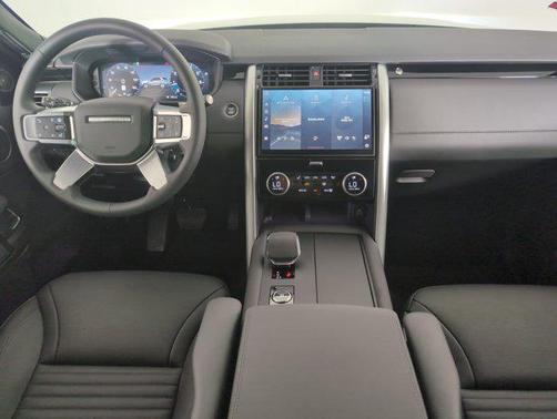 2025 Land Rover Discovery P300 S
