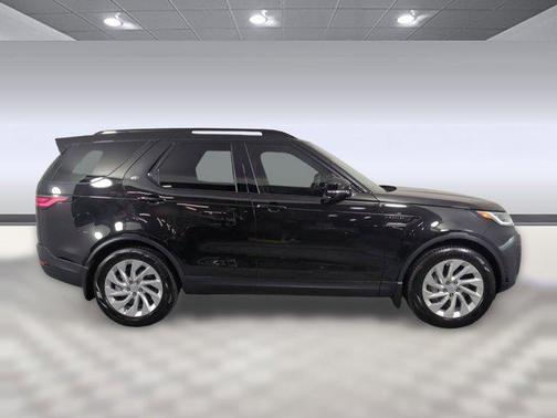 2025 Land Rover Discovery P300 S