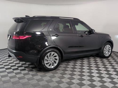 2025 Land Rover Discovery P300 S