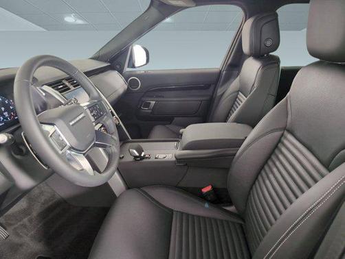 2025 Land Rover Discovery P300 S