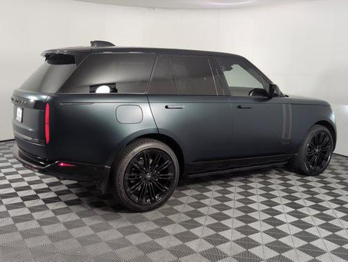 2025 Land Rover Range Rover P530 SE