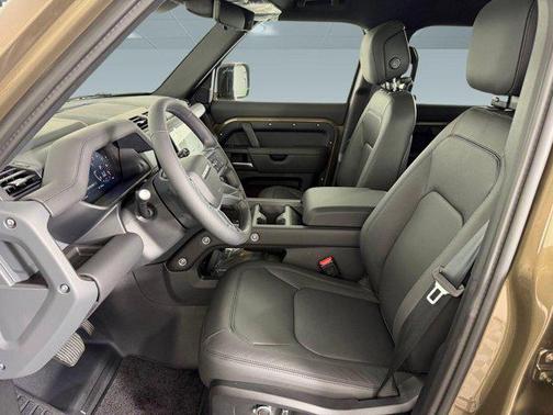 2026 Land Rover Defender X-Dynamic SE