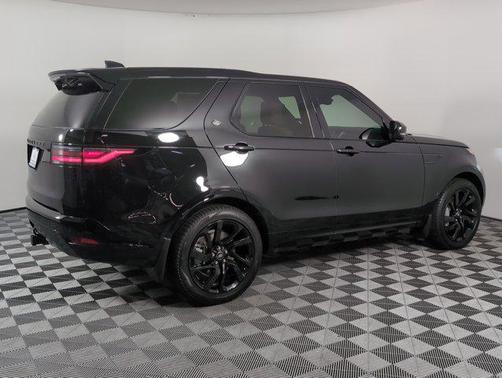 2025 Land Rover Discovery P300 Dynamic SE