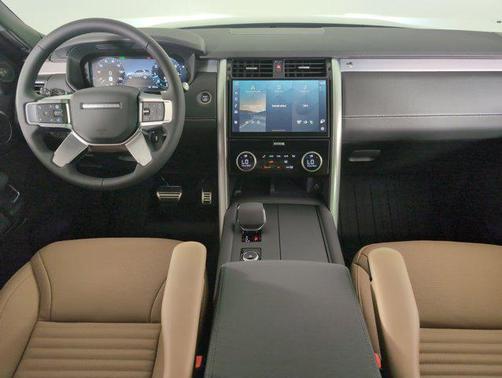 2025 Land Rover Discovery P300 Dynamic SE
