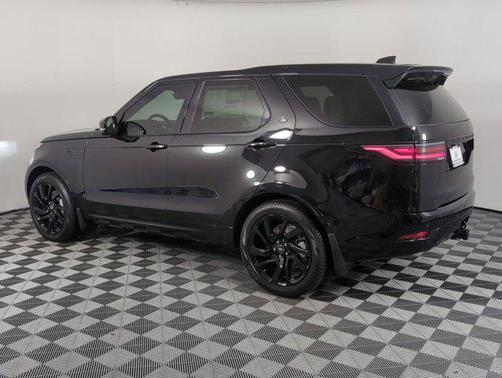 2025 Land Rover Discovery P300 Dynamic SE