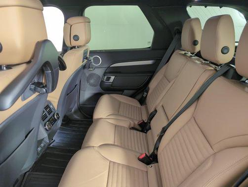 2025 Land Rover Discovery P300 Dynamic SE