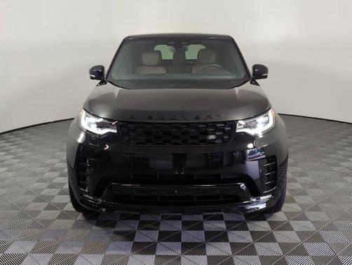 2025 Land Rover Discovery P300 Dynamic SE