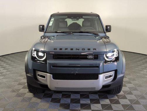 2025 Land Rover Defender 110 P300