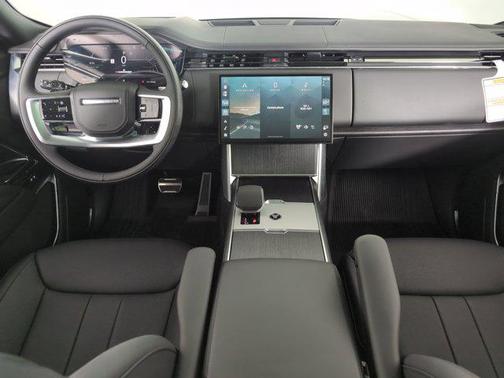 2025 Land Rover Range Rover P530 SE