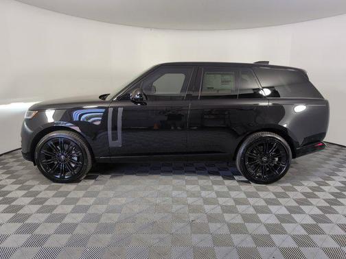2025 Land Rover Range Rover P530 SE