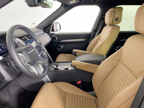 2025 Land Rover Discovery P360 Dynamic SE