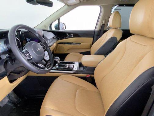 2024 Kia Carnival EX