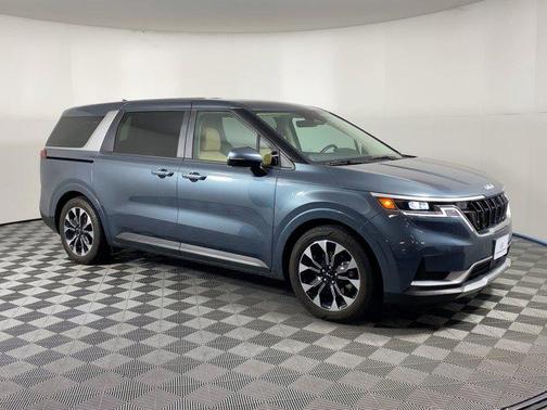 2024 Kia Carnival EX