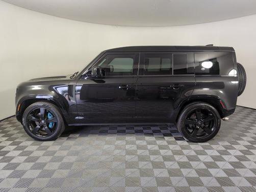 2022 Land Rover Defender 110 V8