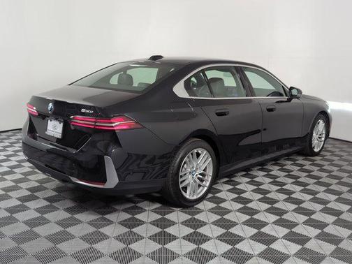 2024 BMW 530 i