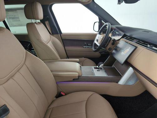 2025 Land Rover Range Rover P400 SE