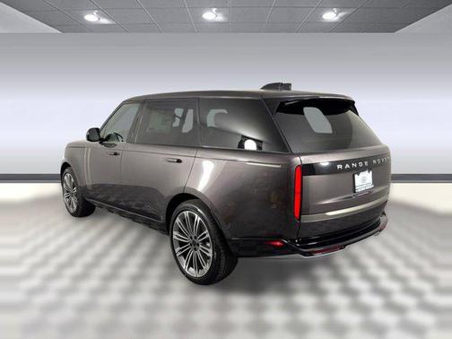 2026 Land Rover Range Rover P400 SE 7 Seat