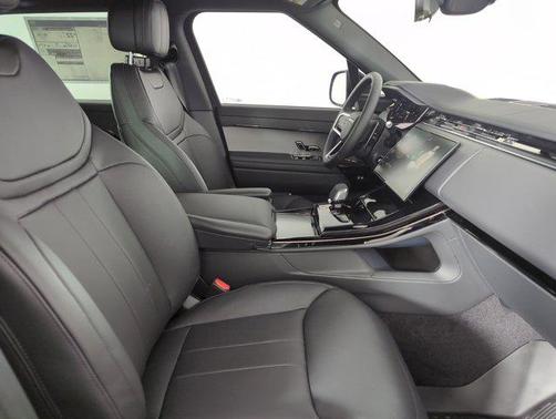 2025 Land Rover Range Rover Sport SE