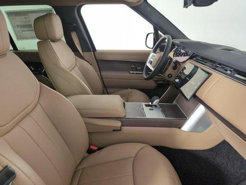 2025 Land Rover Range Rover P530 SE