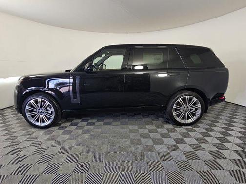 2025 Land Rover Range Rover P530 SE 7 Seat