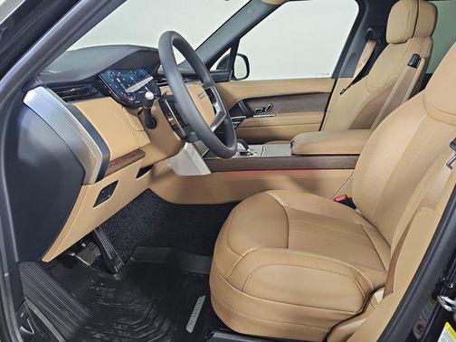 2025 Land Rover Range Rover P530 SE 7 Seat