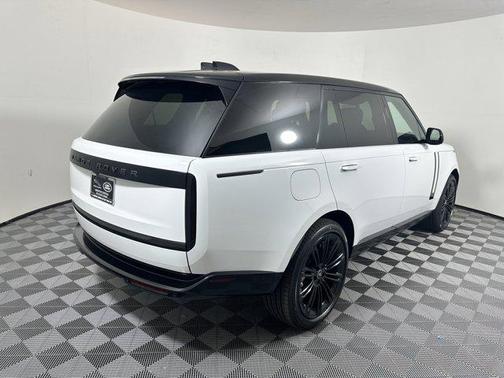 2025 Land Rover Range Rover P400 SE 7 Seat