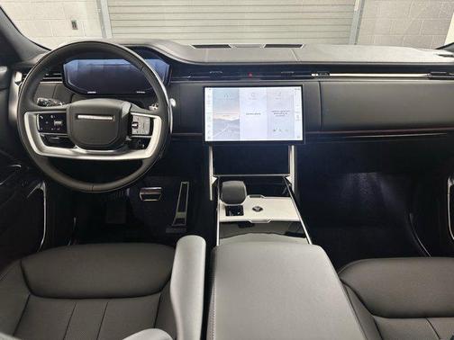 2025 Land Rover Range Rover P400 SE 7 Seat